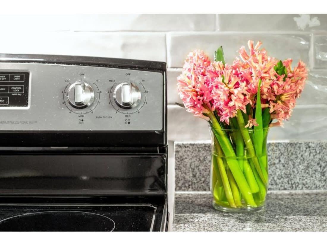 Beautiful 2br 2ba In The Block By Cozysuites Apartment *