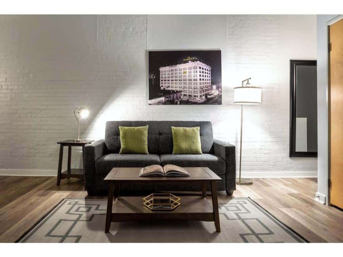 Apartment Beautiful 2br 2ba In The Block By Cozysuites