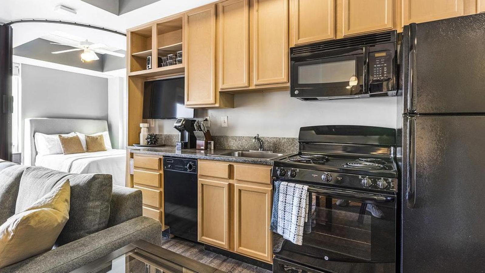 Landing Modern With Amazing Amenities Id1805x70