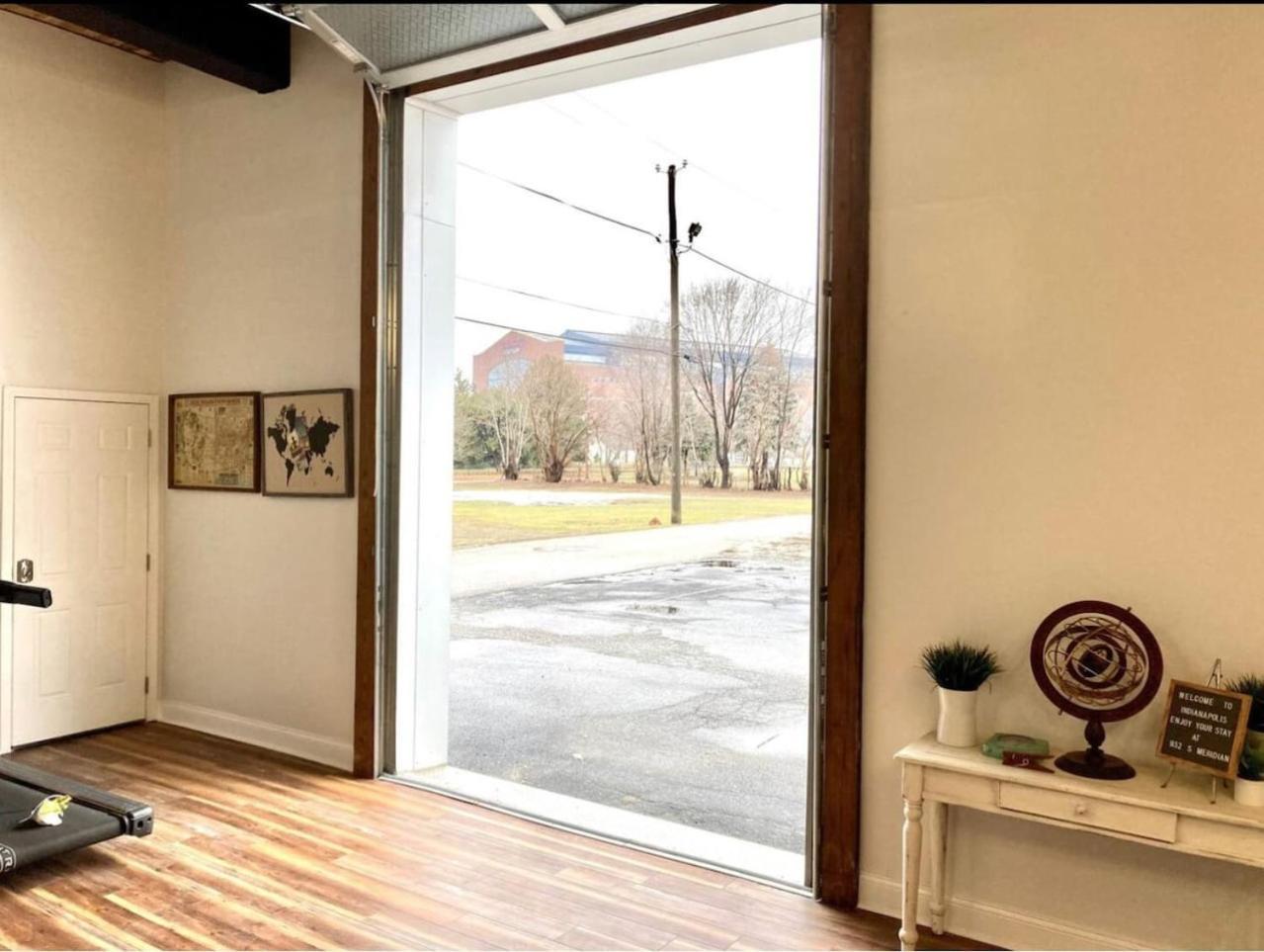 Stadium Lofts On Meridian #4 Holiday home *