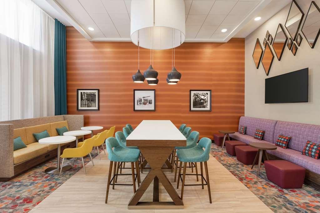 Hotel Hampton Downtown Iupui
