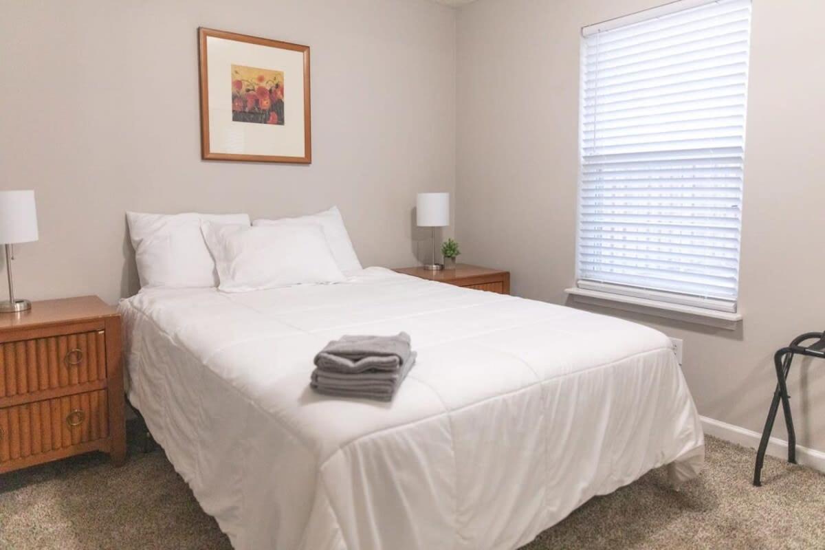 Chapel Hill Charmer- Close To Interstates Holiday home