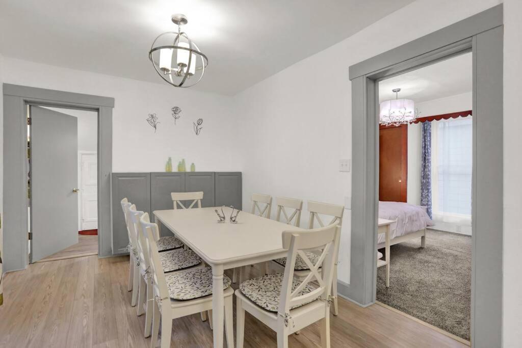 Holiday home Charming In Fountain Square Indianapolis