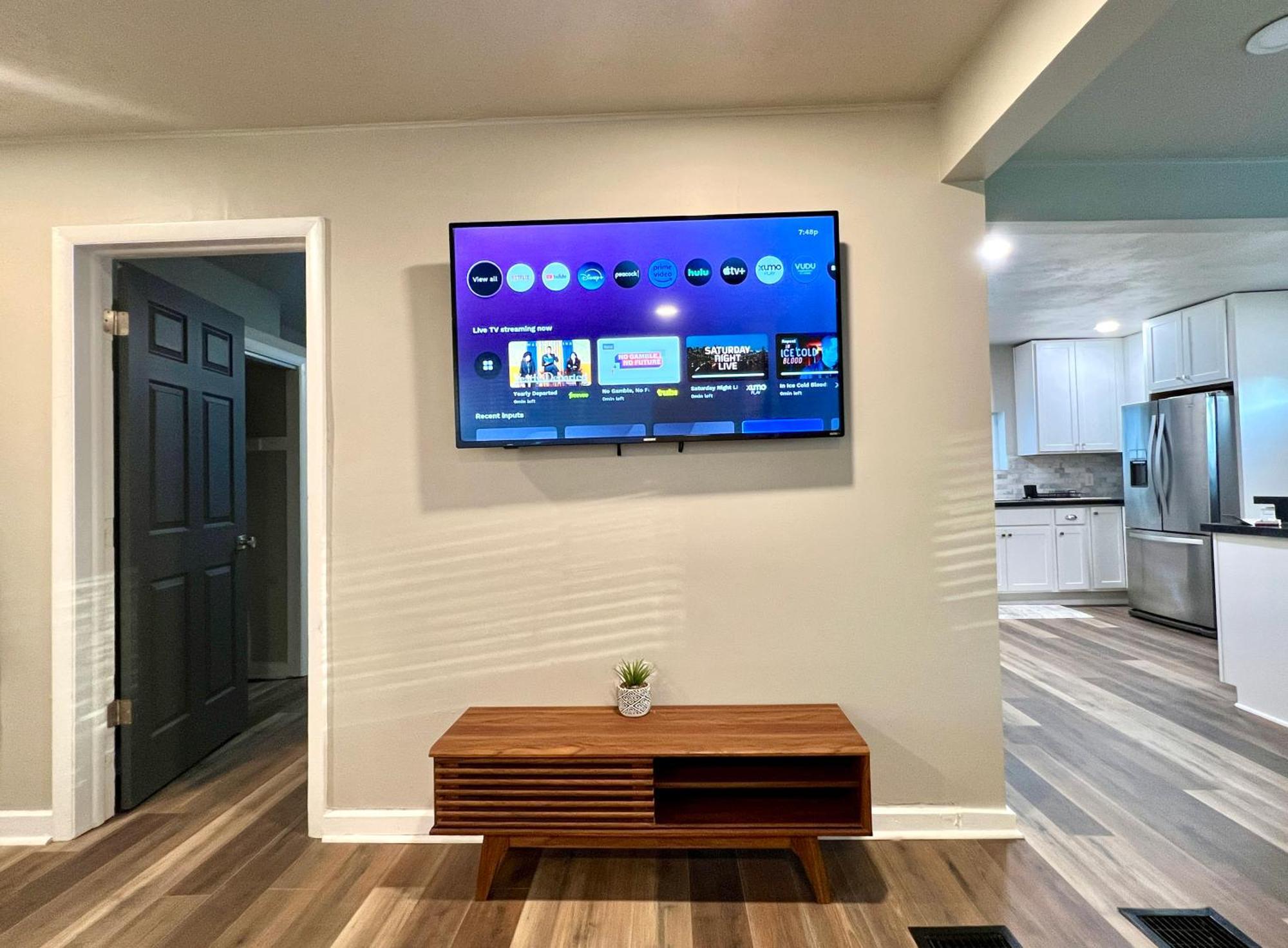 Apartment Modern Style Near Dt Indy & Major Attractions Indianapolis