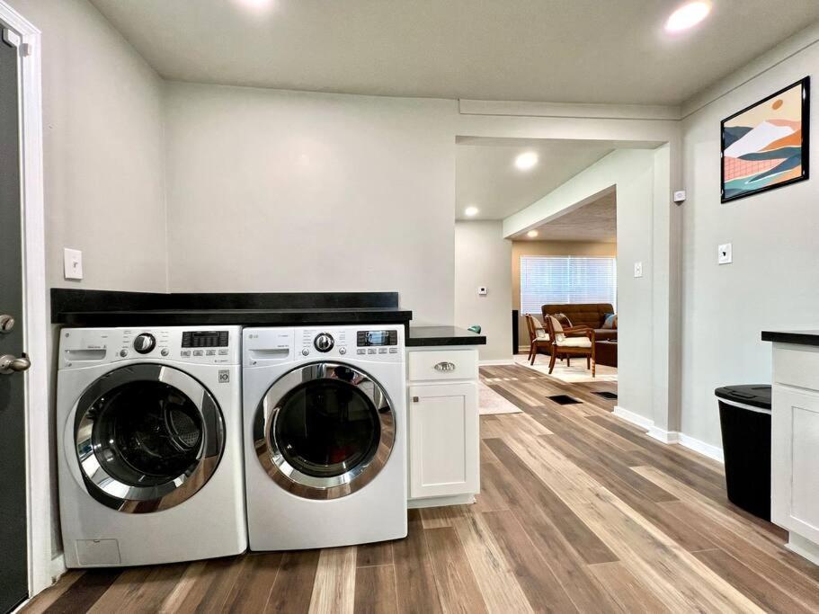 Apartment Modern Style Near Dt Indy & Major Attractions *