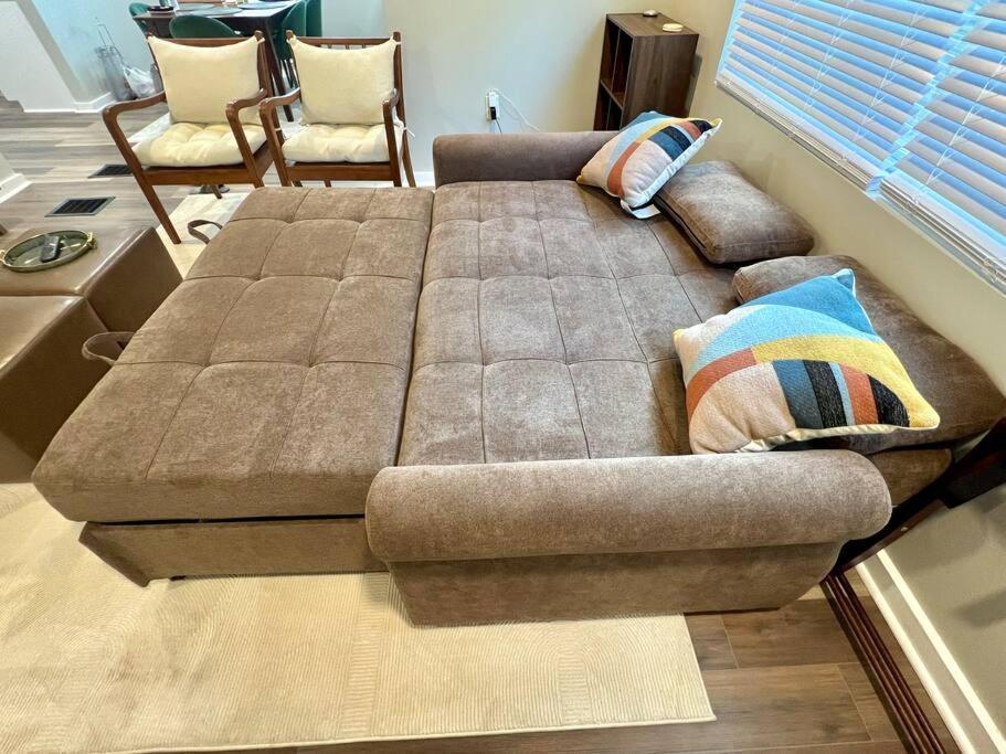 Modern Style Near Dt Indy & Major Attractions Apartment *