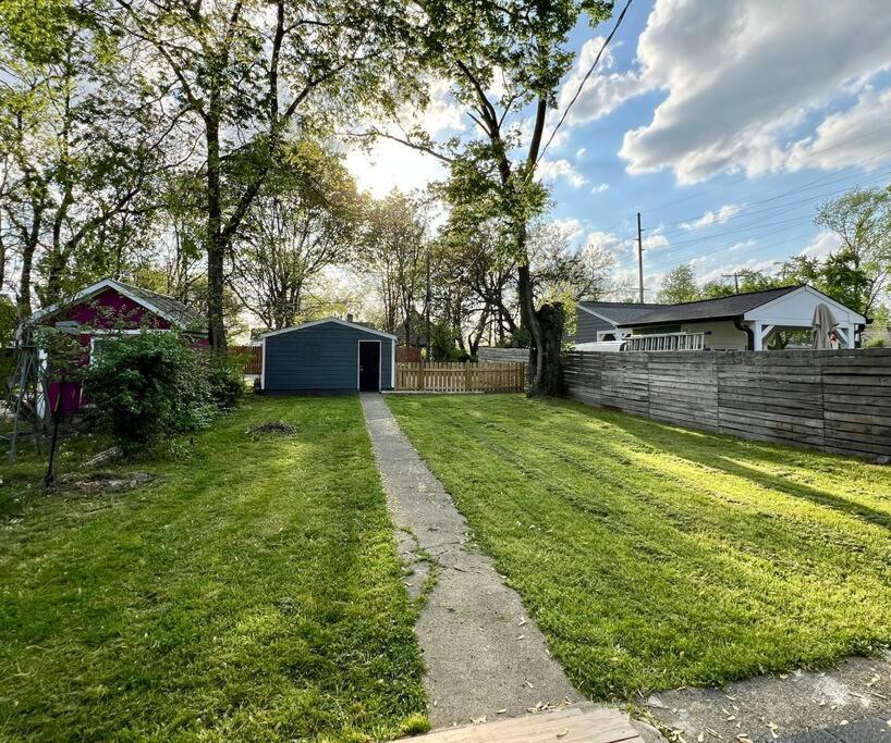 Modern Style Near Dt Indy & Major Attractions Apartment