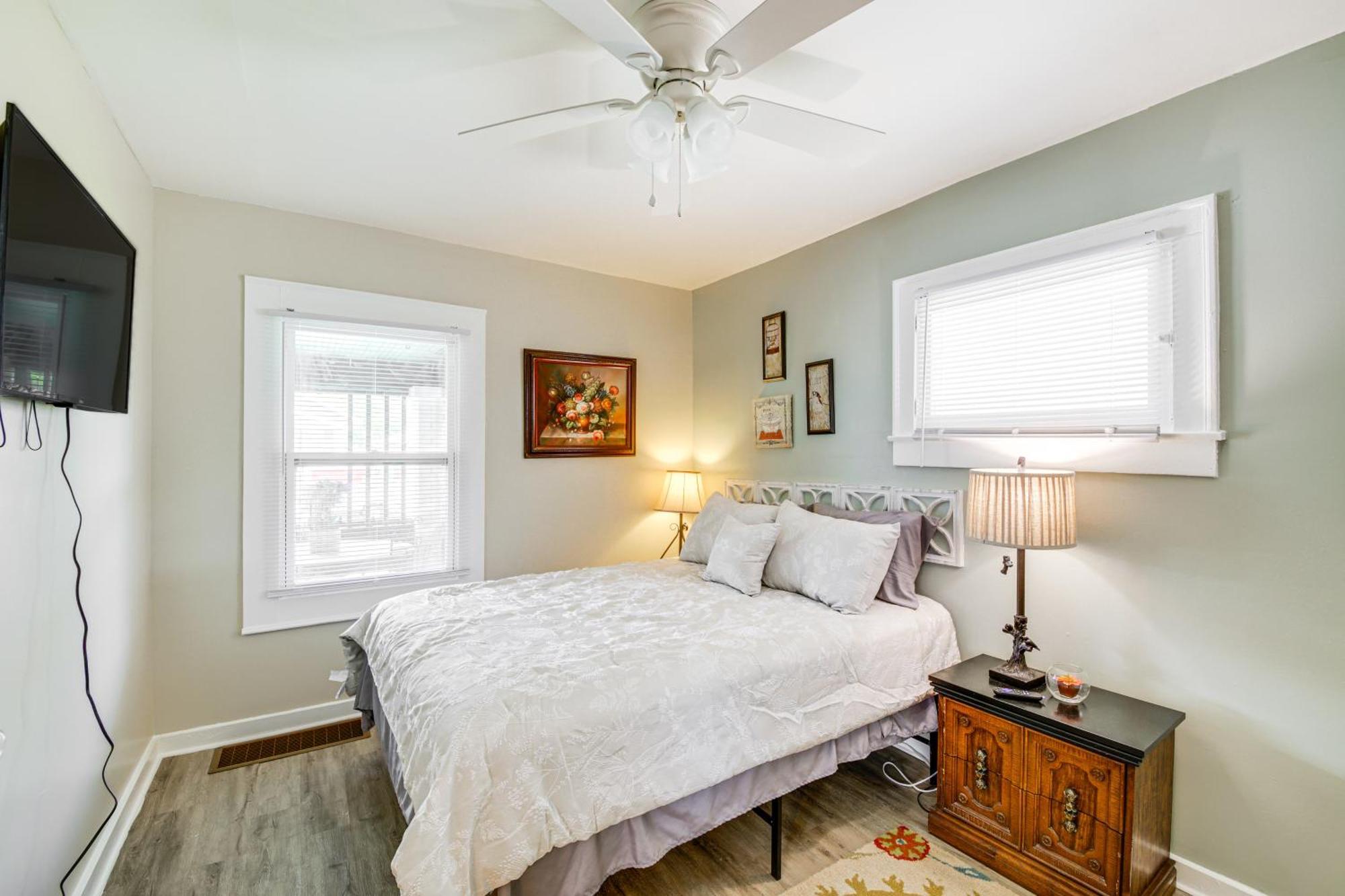 1925 Bungalow-style About 2 Mi To Downtown Indy! * Indianapolis