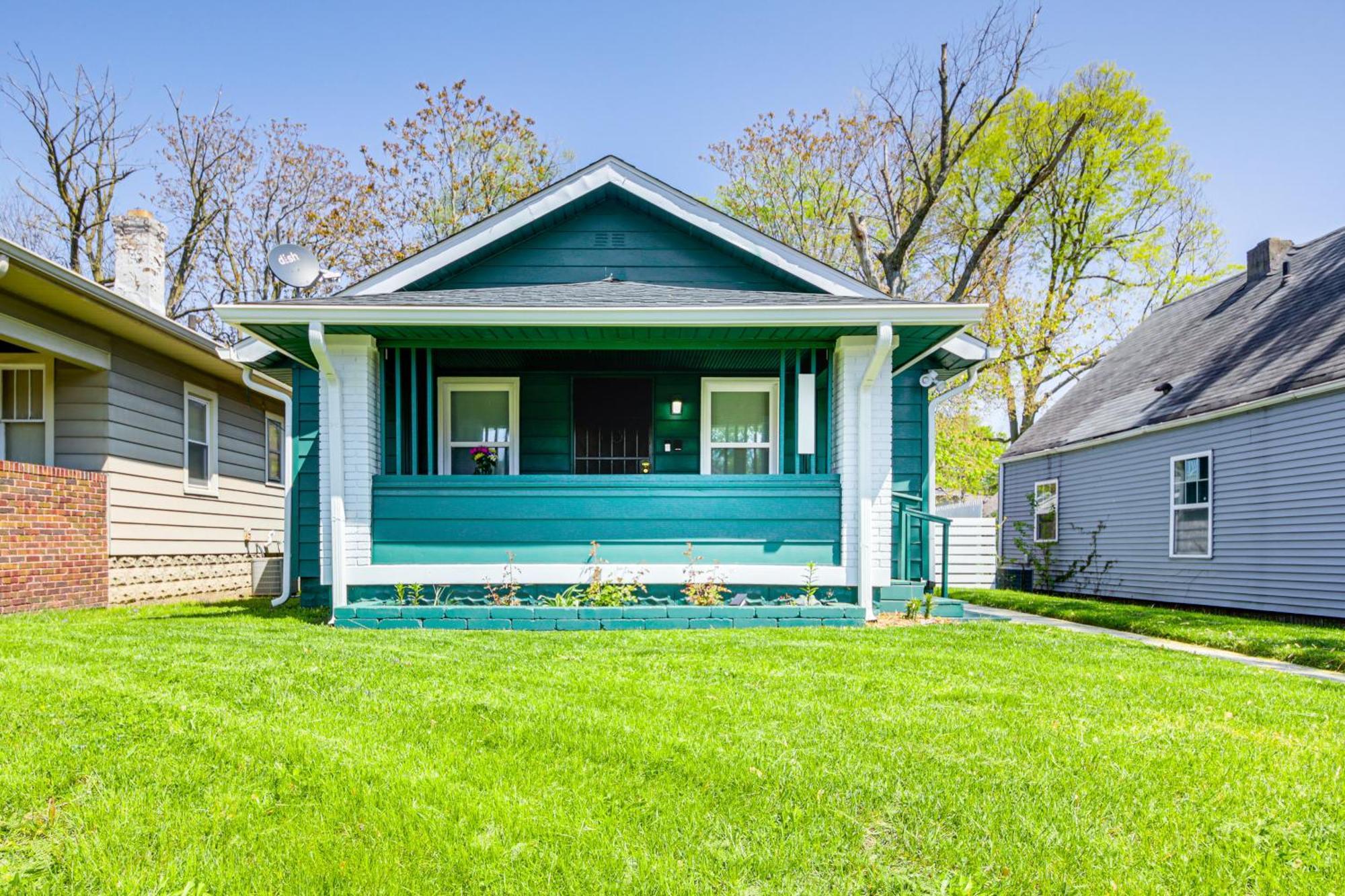 1925 Bungalow-style About 2 Mi To Downtown Indy! *
