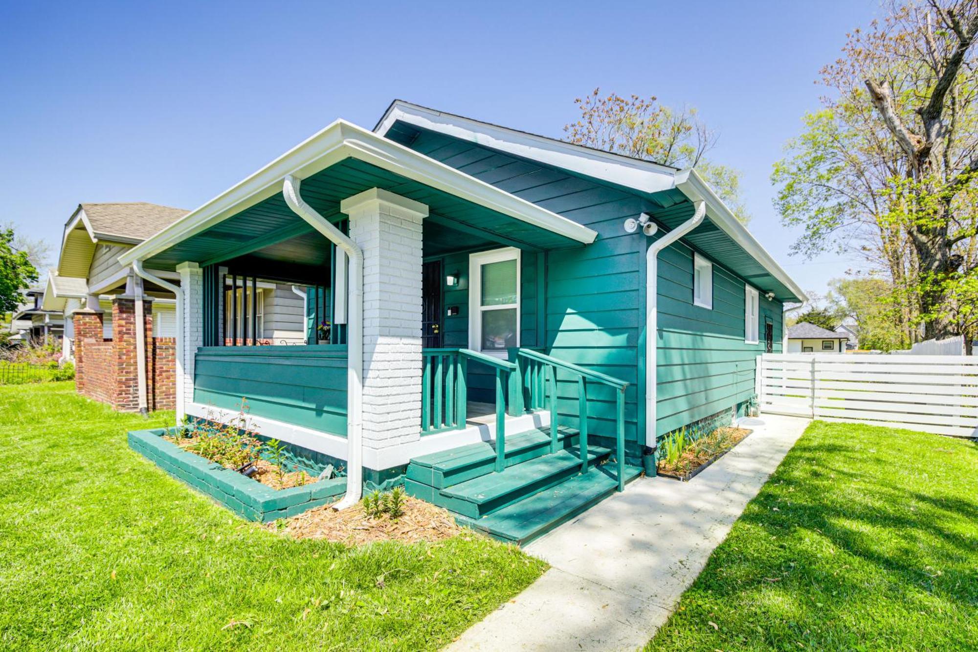 Holiday home 1925 Bungalow-style About 2 Mi To Downtown Indy!