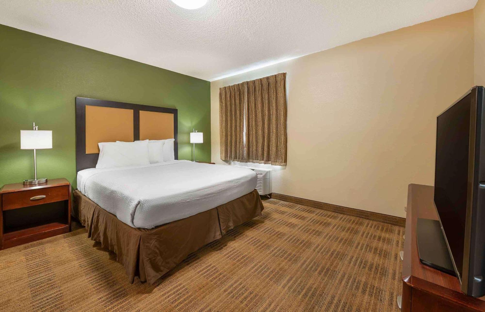 Hotel Suburban Indianapolis
