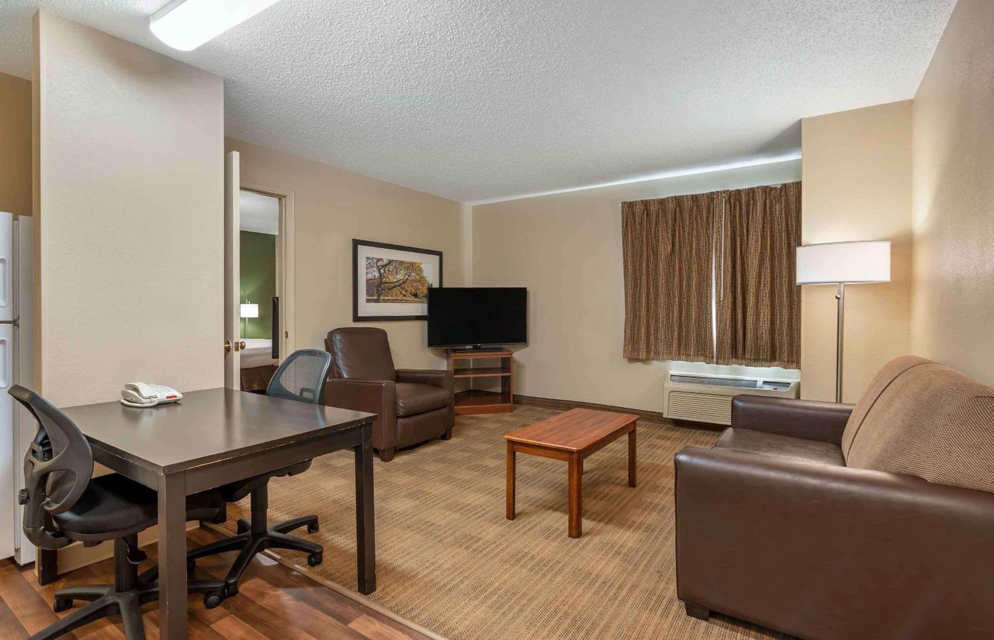Hotel Suburban
