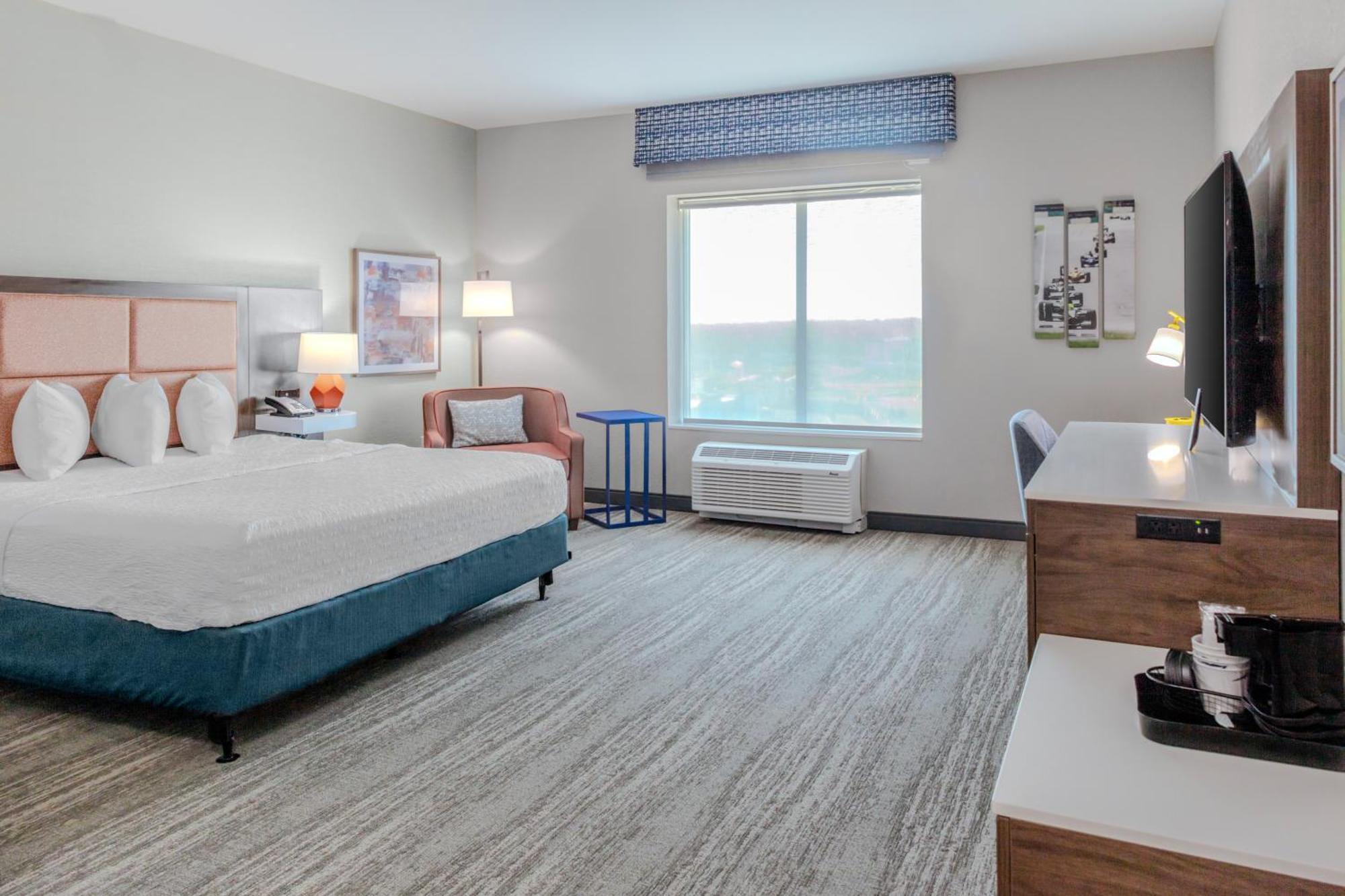 Hotel Hampton & West Speedway