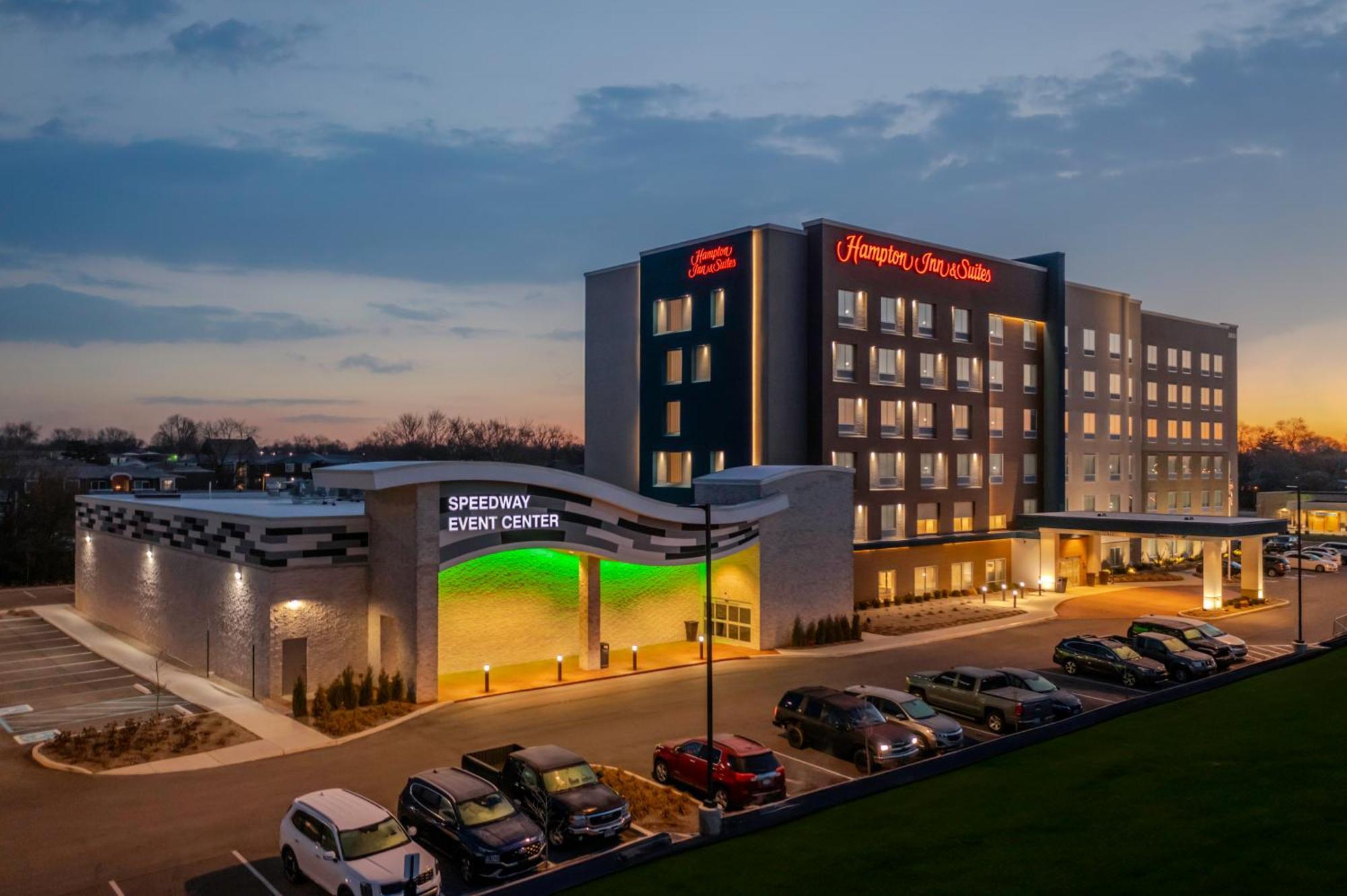 Hampton & West Speedway Hotel