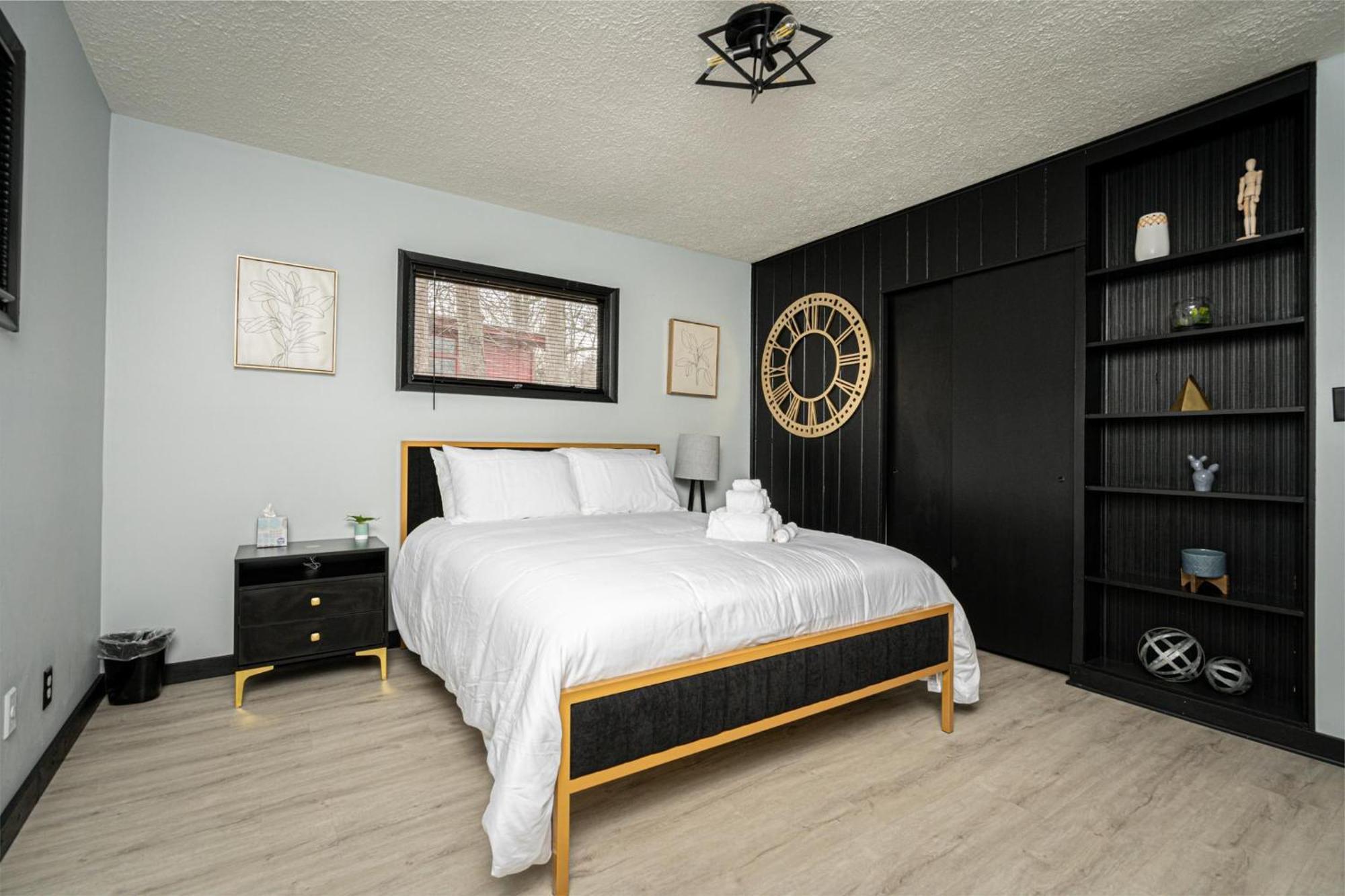 Modern 3 Bedroom W Hot Tub Movie Dog Park Indianapolis