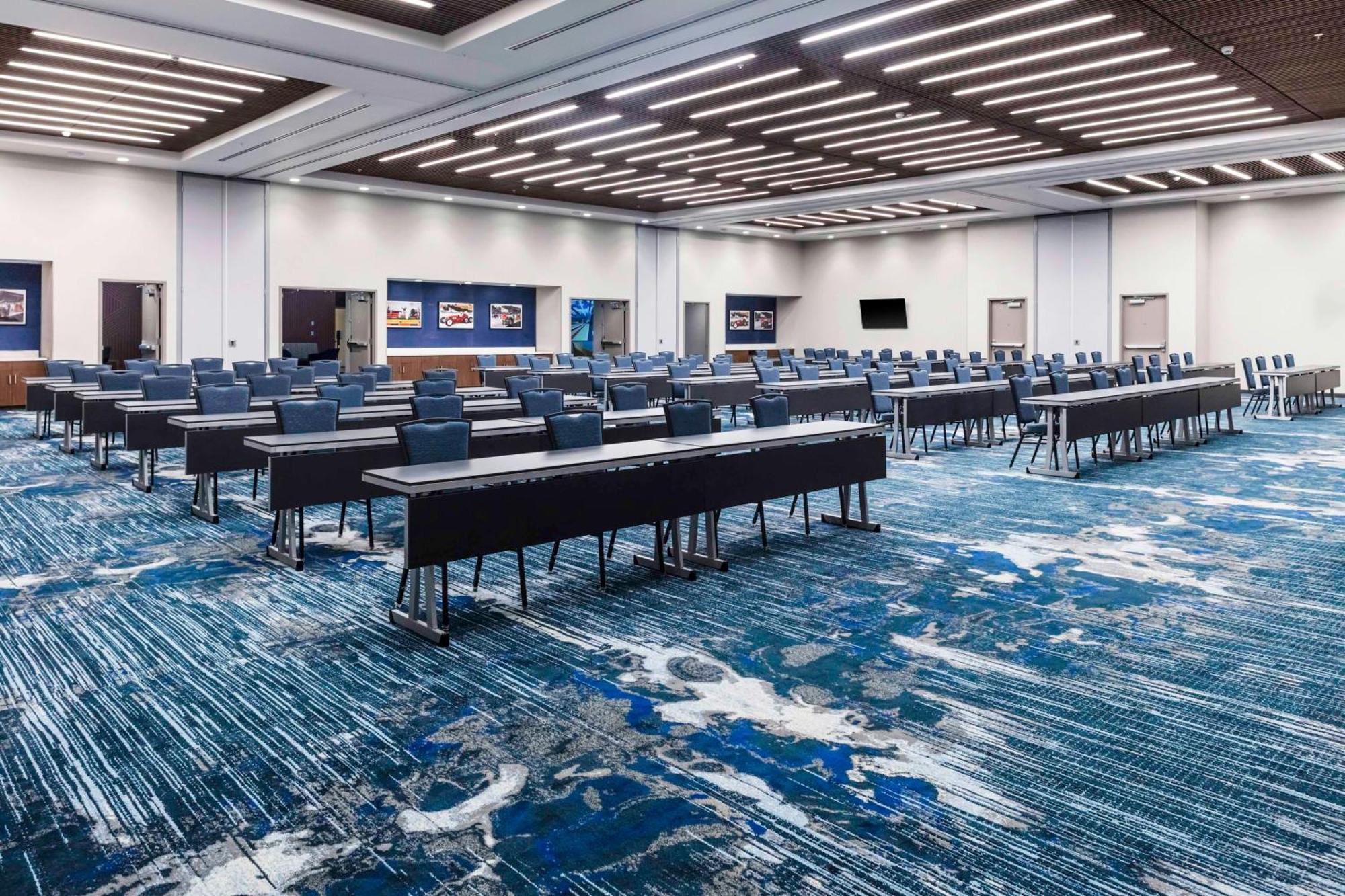 Hotel Hampton & West Speedway 3*