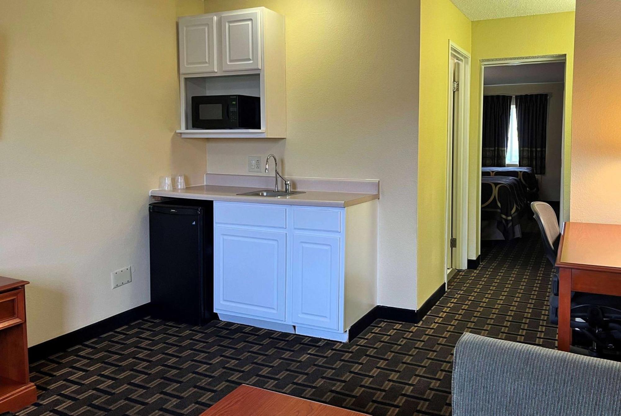 Super 8 By Wyndham Indianapolis/ne/castleton Area 2* Indianapolis