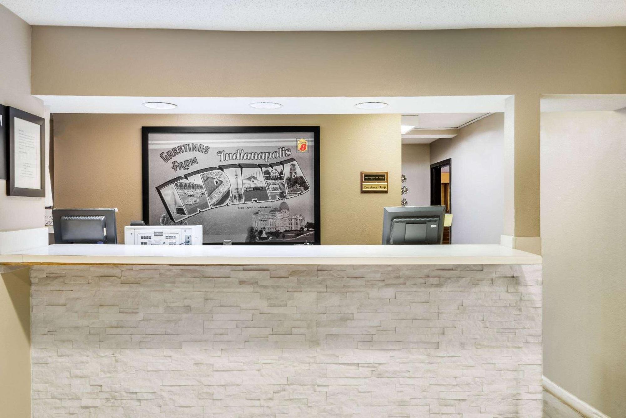 Hotel Super 8 By Wyndham Indianapolis/ne/castleton Area 2*