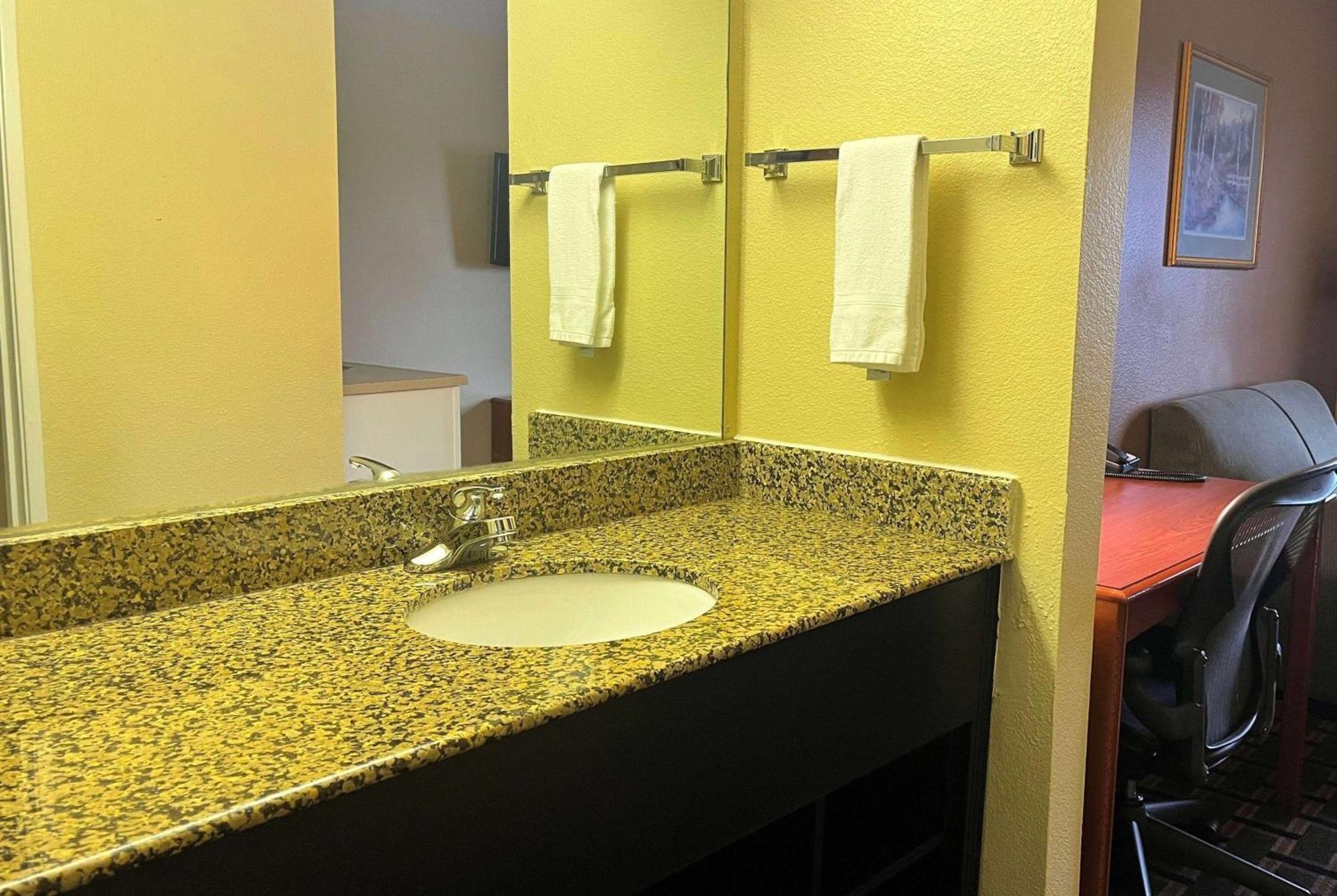 Super 8 By Wyndham Indianapolis/ne/castleton Area 2* Indianapolis