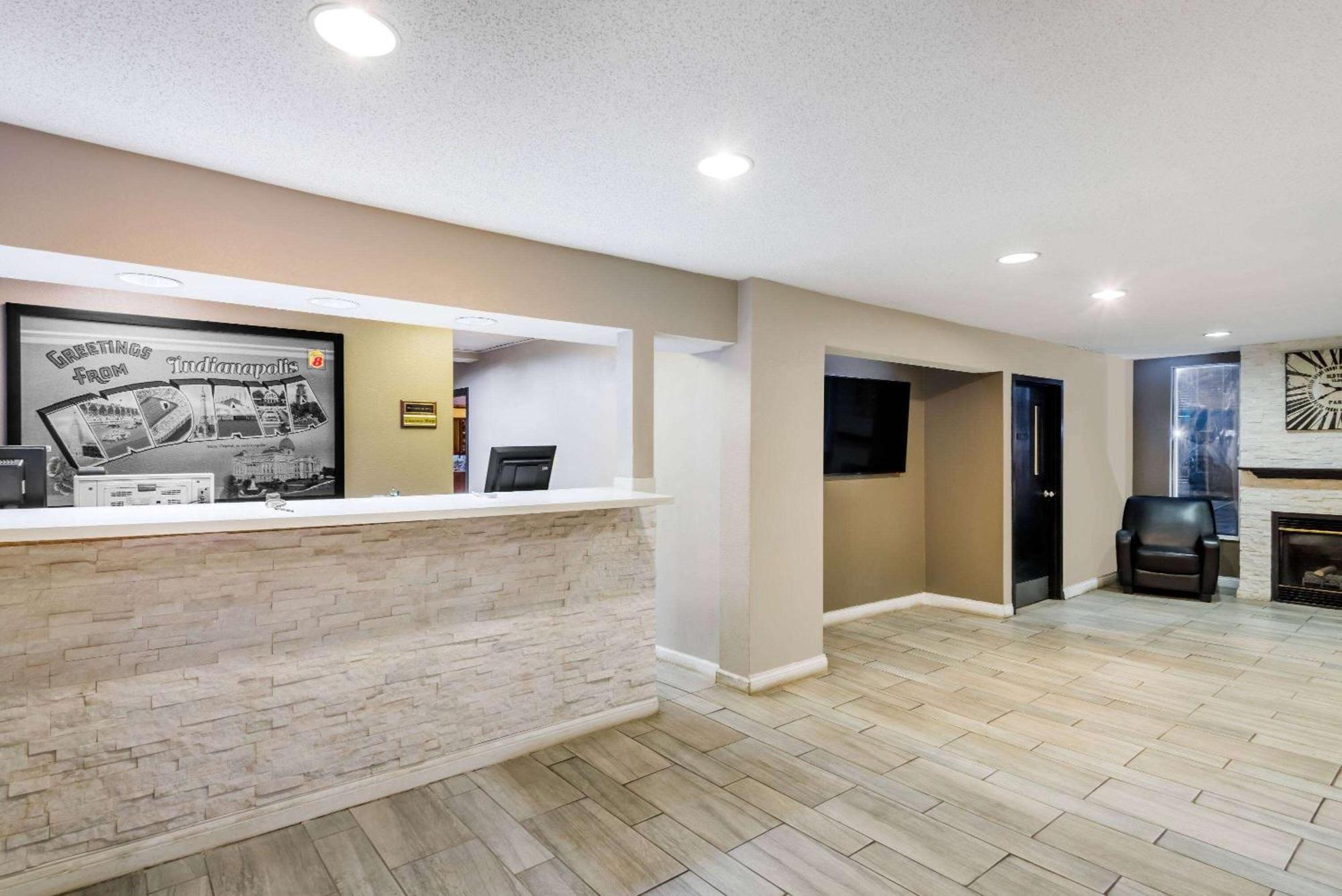 Hotel Super 8 By Wyndham Indianapolis/ne/castleton Area 2*