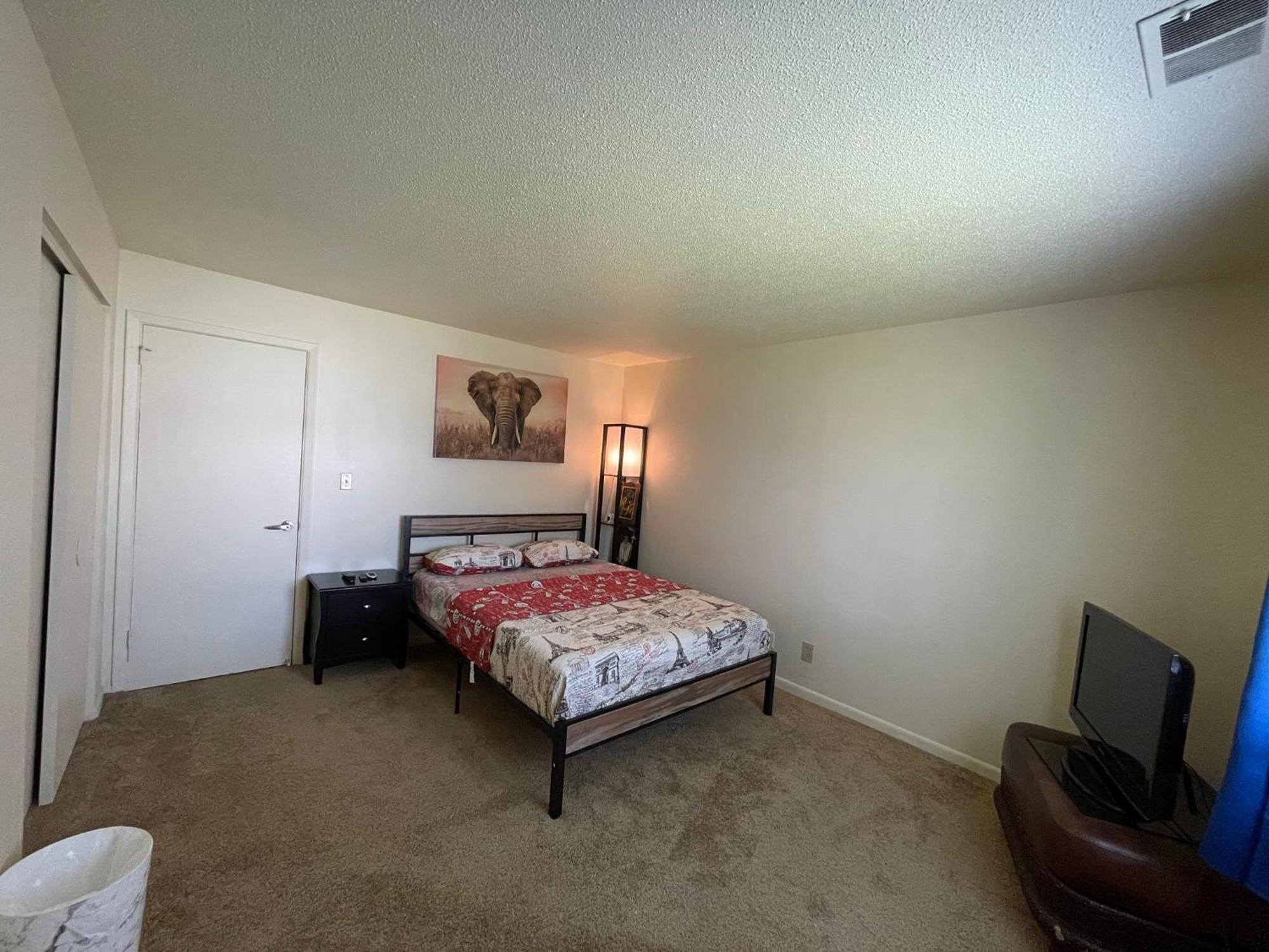 Private Oasis Ideal For Travelers & Workers * Indianapolis