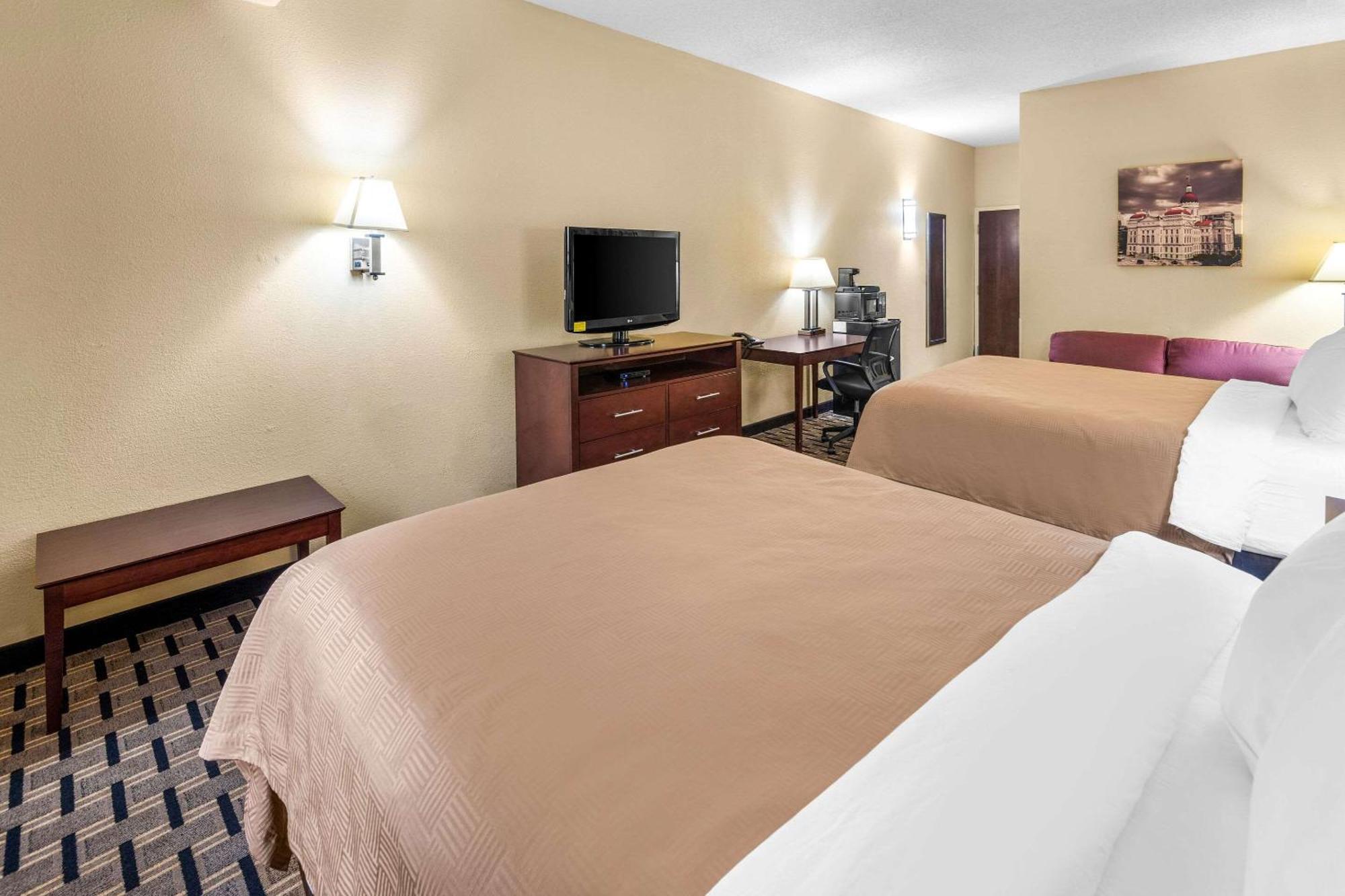 Clarion & Northwest Inn 3*