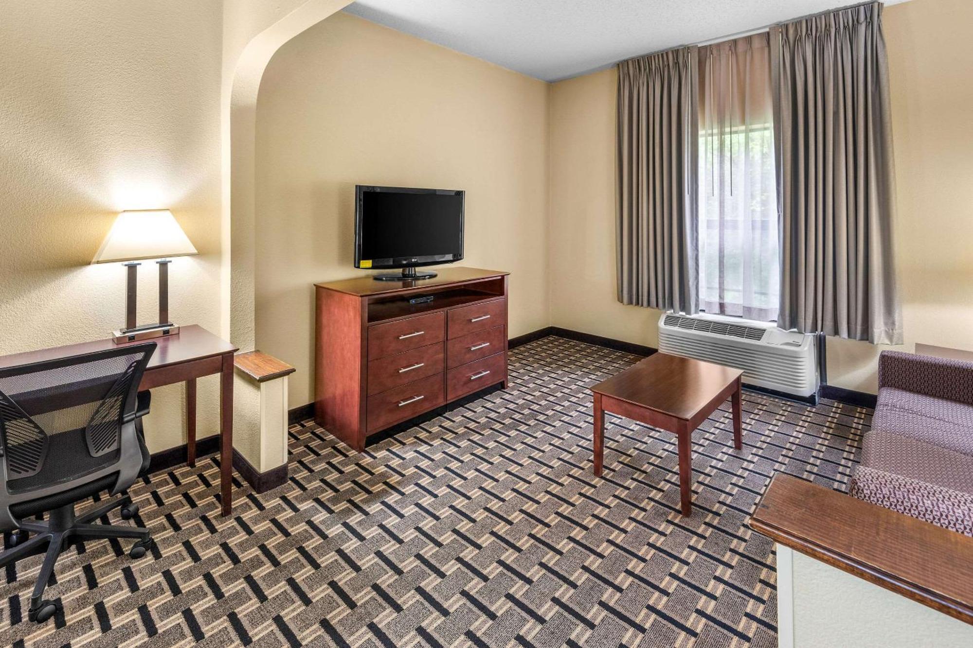 Clarion & Northwest Inn