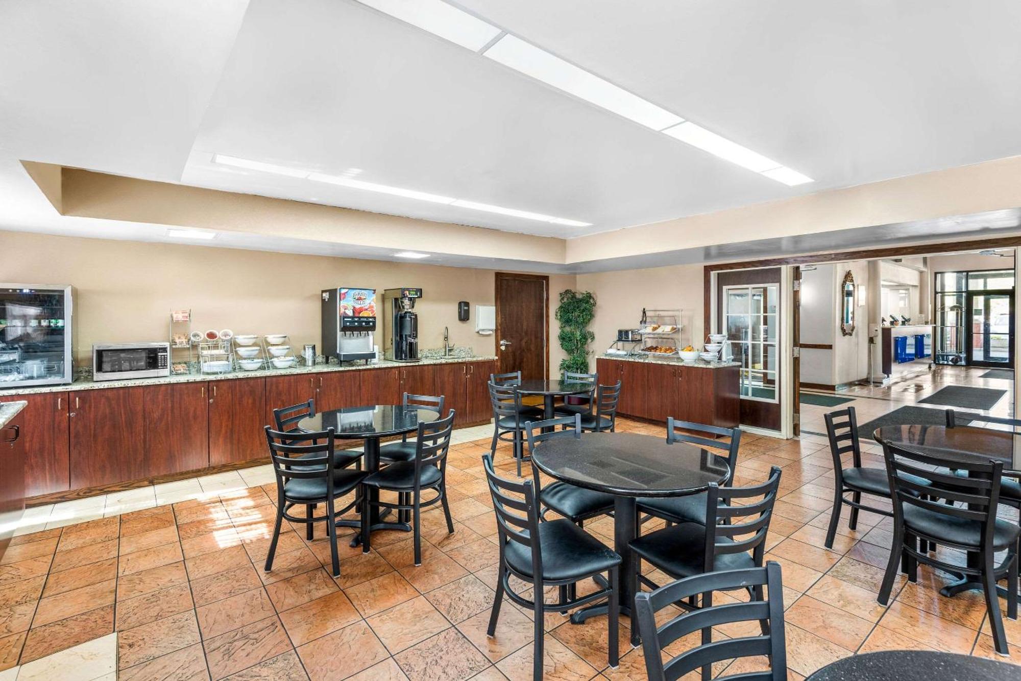 Inn Clarion & Northwest Indianapolis