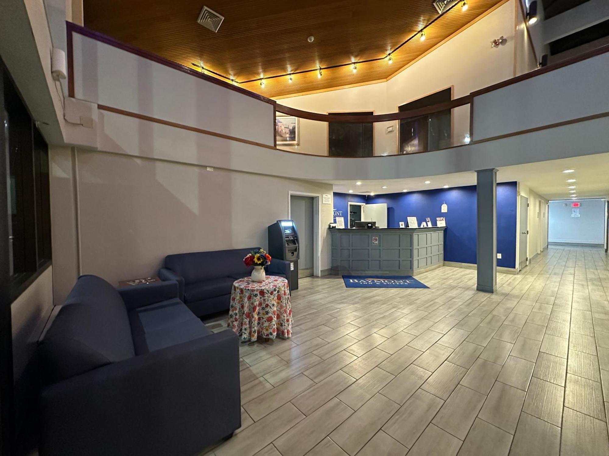 Baymont By Wyndham South Hotel