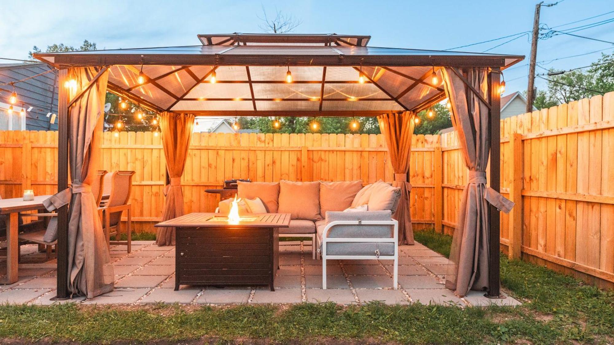 Holiday home 5 Mins To Speedway! Walk To Zoo, Wr Park, Iupui! *