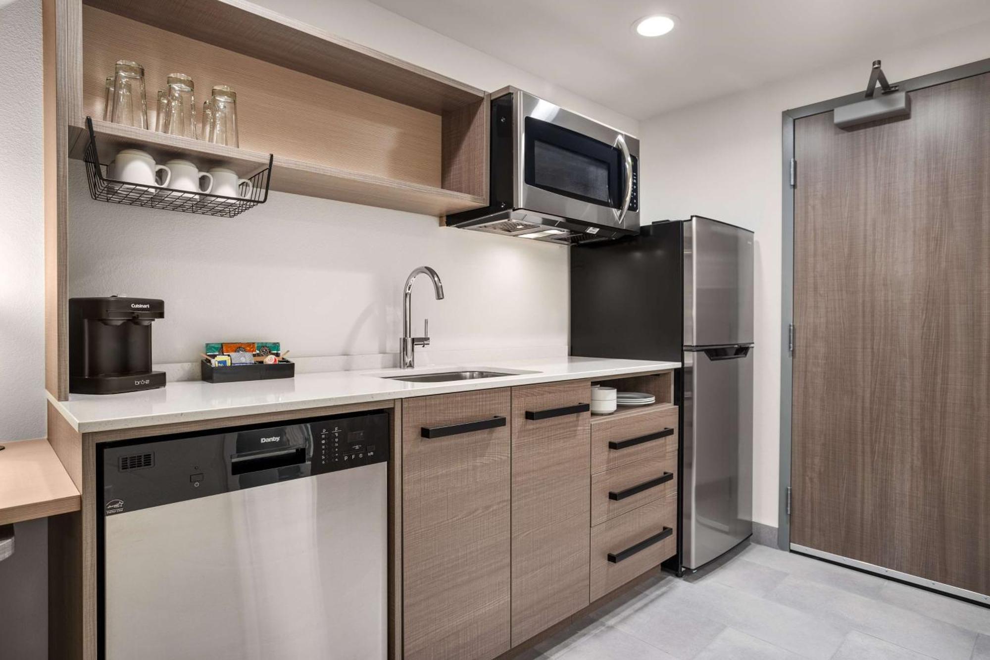 Hotel Home2 By Hilton North At Intech Park Indianapolis