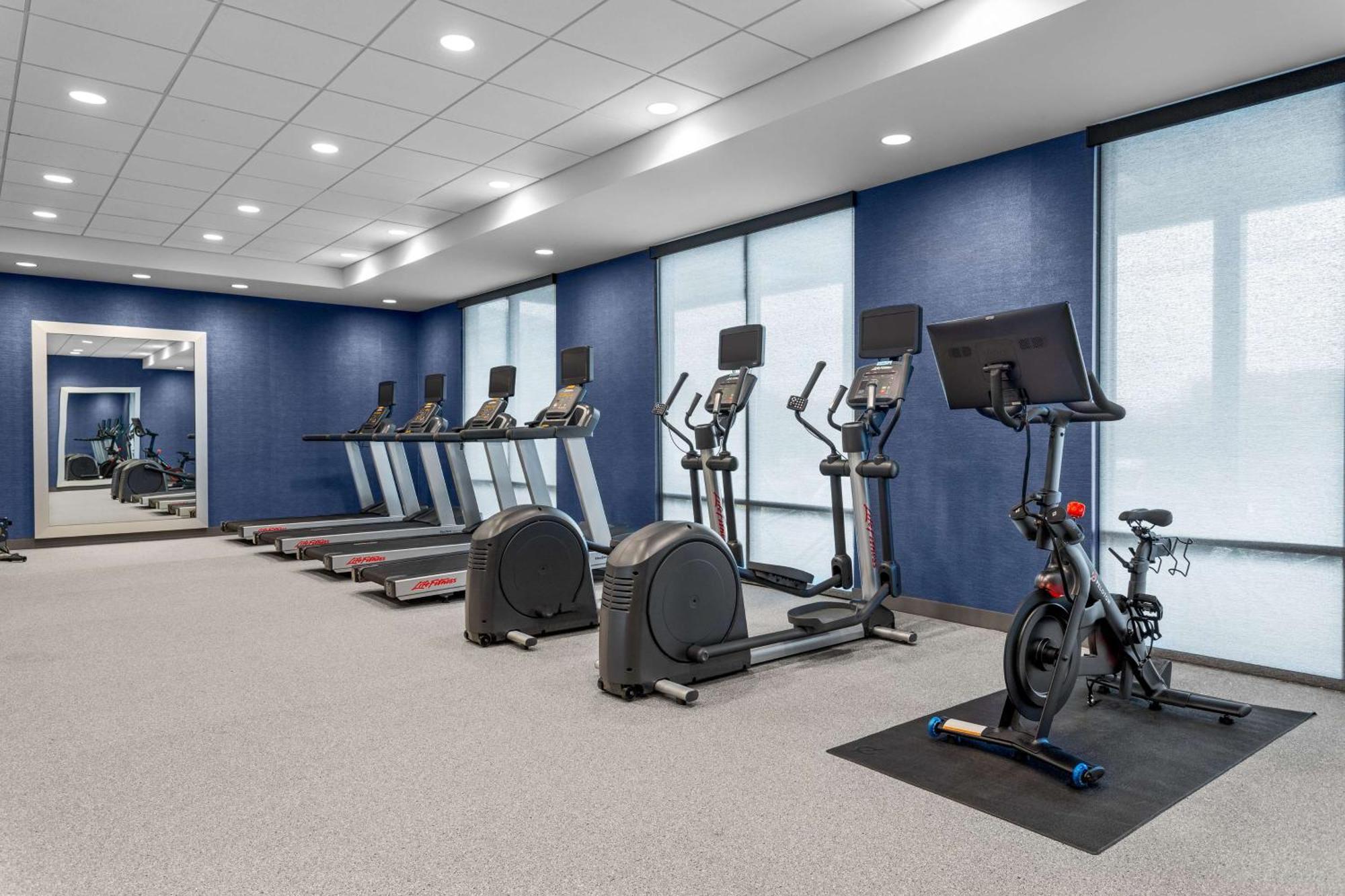Hotel Home2 By Hilton North At Intech Park 3*