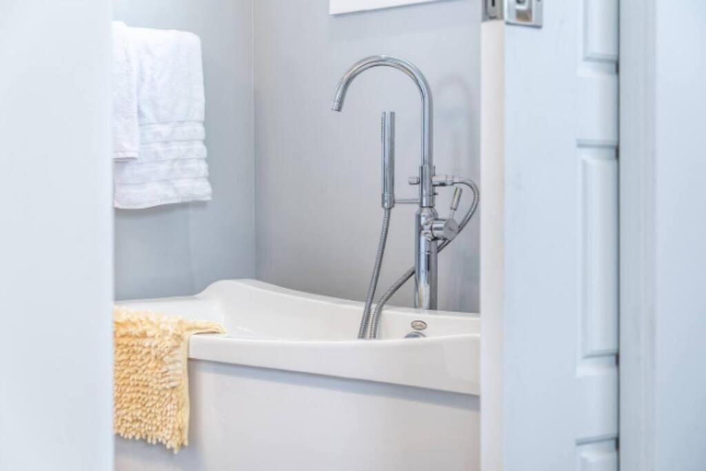 Holiday home Luxury W - Soaktub- King - Backyard - Fountain Sq Indianapolis