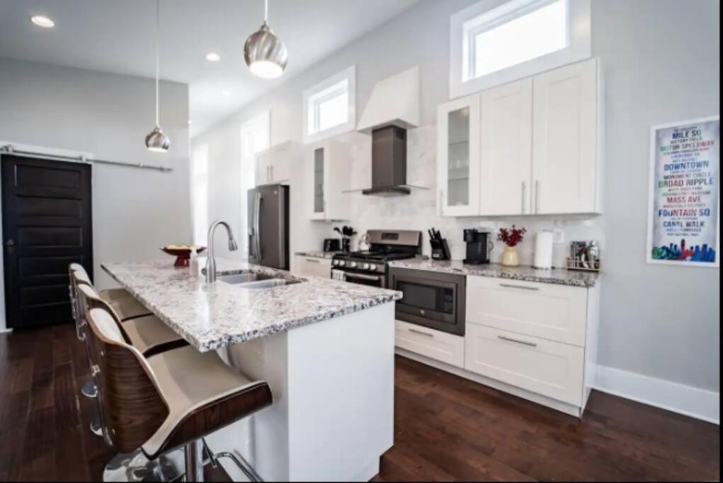 Luxury W - Soaktub- King - Backyard - Fountain Sq Indianapolis