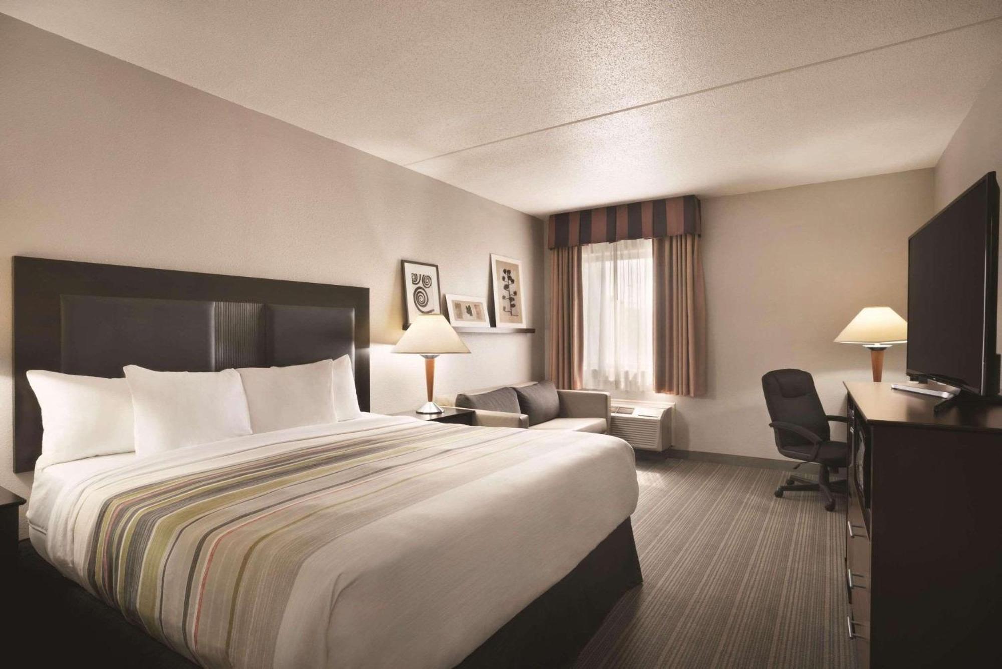 Country & By Radisson, East, In Hotel