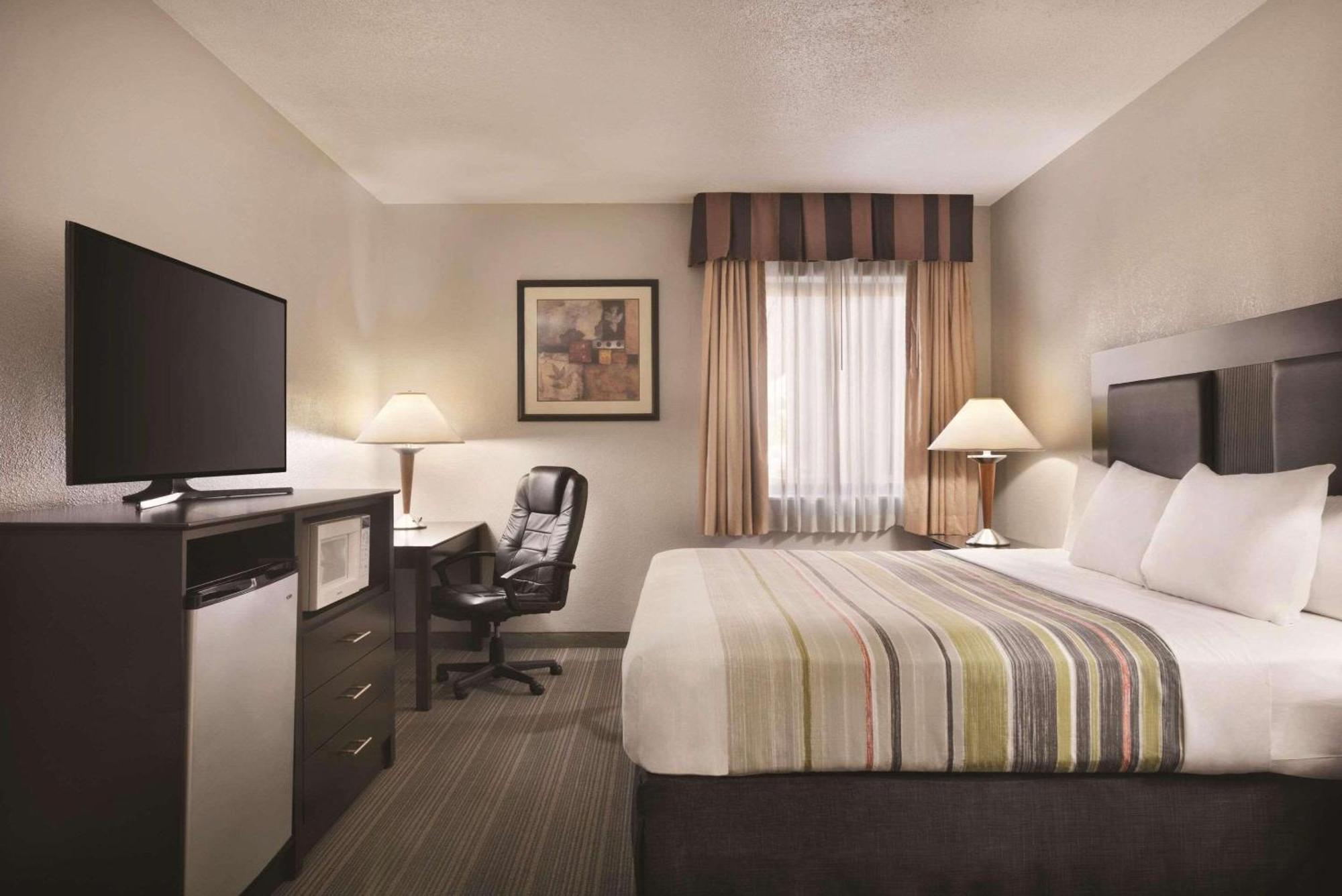 Country & By Radisson, East, In 3* Indianapolis