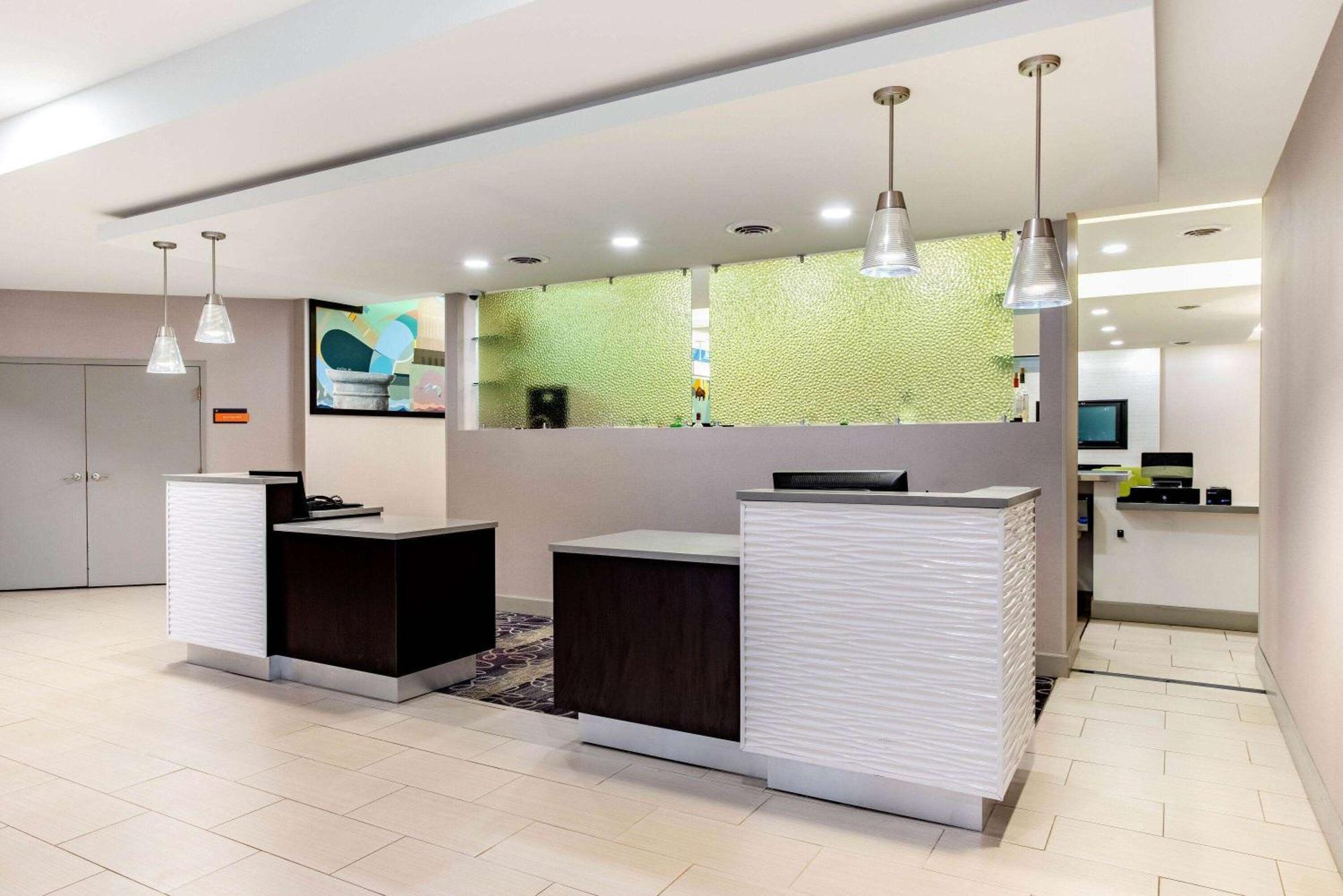 Hotel La Quinta By Wyndham South 3*