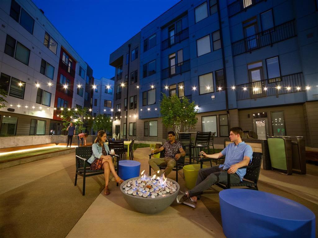 2 Downtown Corner Units With Free Parking Indianapolis