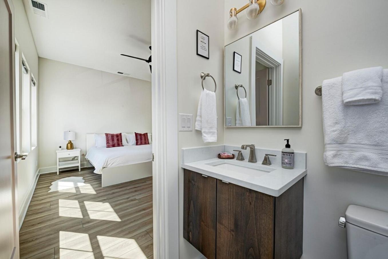 It's Good - Two Homes Sleeps 18 Holiday home *