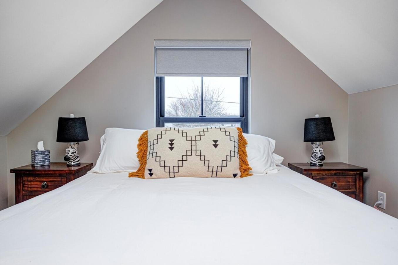 Holiday home It's Good - Two Homes Sleeps 18 Indianapolis