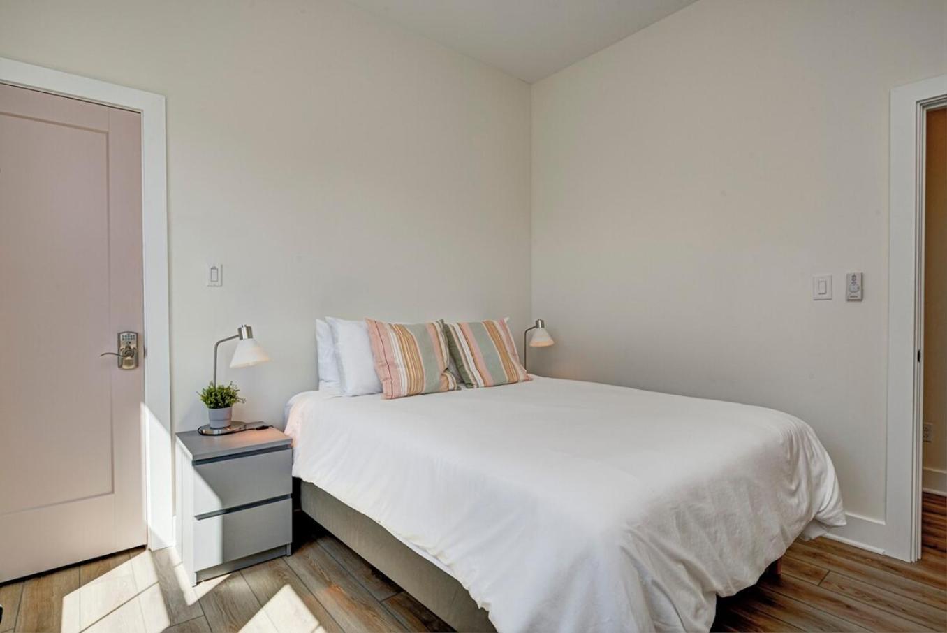 It's Good - Two Homes Sleeps 18 *