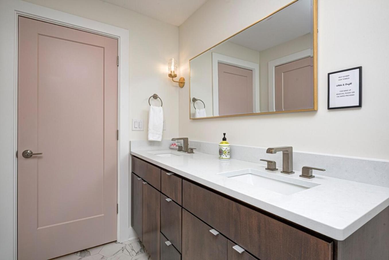 It's Good - Two Homes Sleeps 18 * Indianapolis