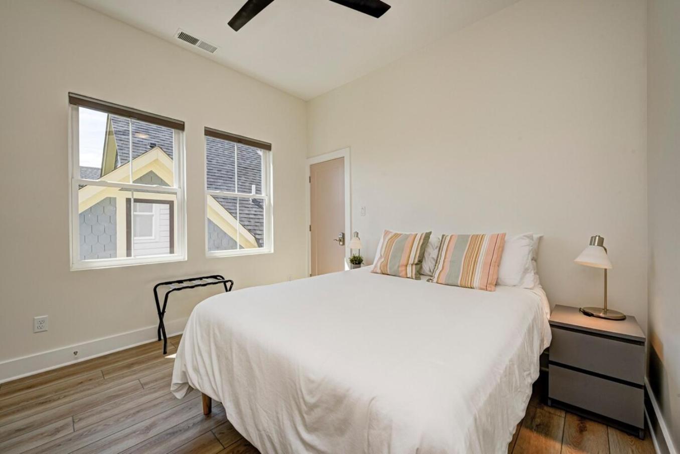 Holiday home It's Good - Two Homes Sleeps 18 Indianapolis