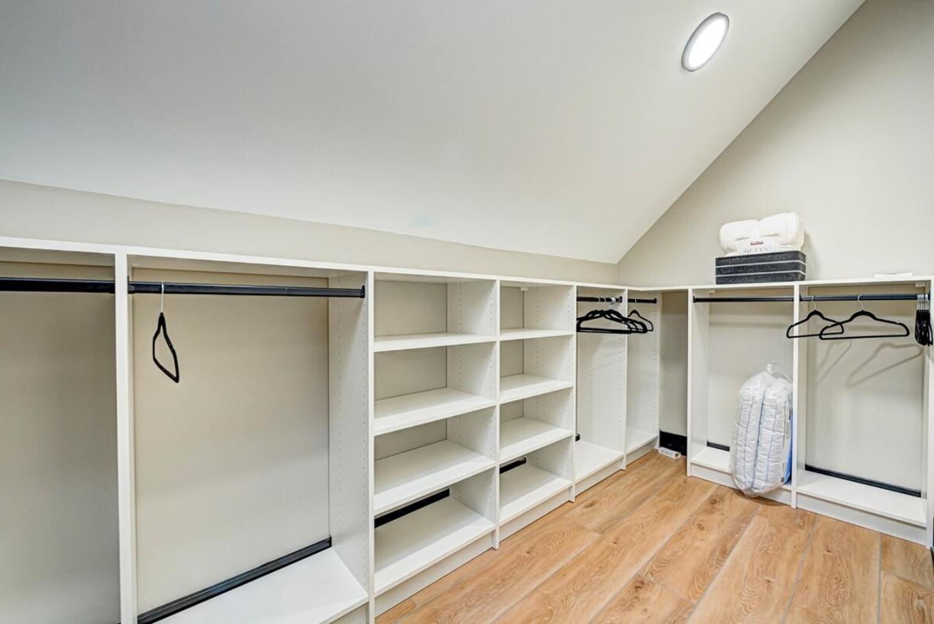 It's Good - Two Homes Sleeps 18 *