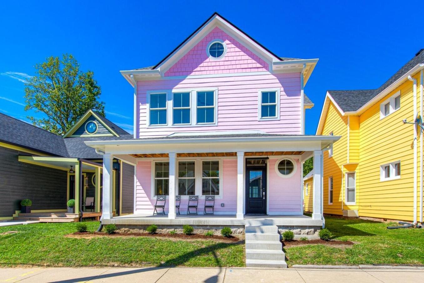 It's Good - Two Homes Sleeps 18 Holiday home Indianapolis
