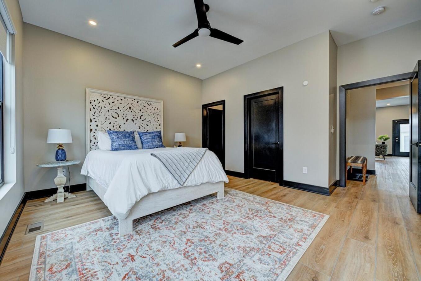 It's Good - Two Homes Sleeps 18 Indianapolis