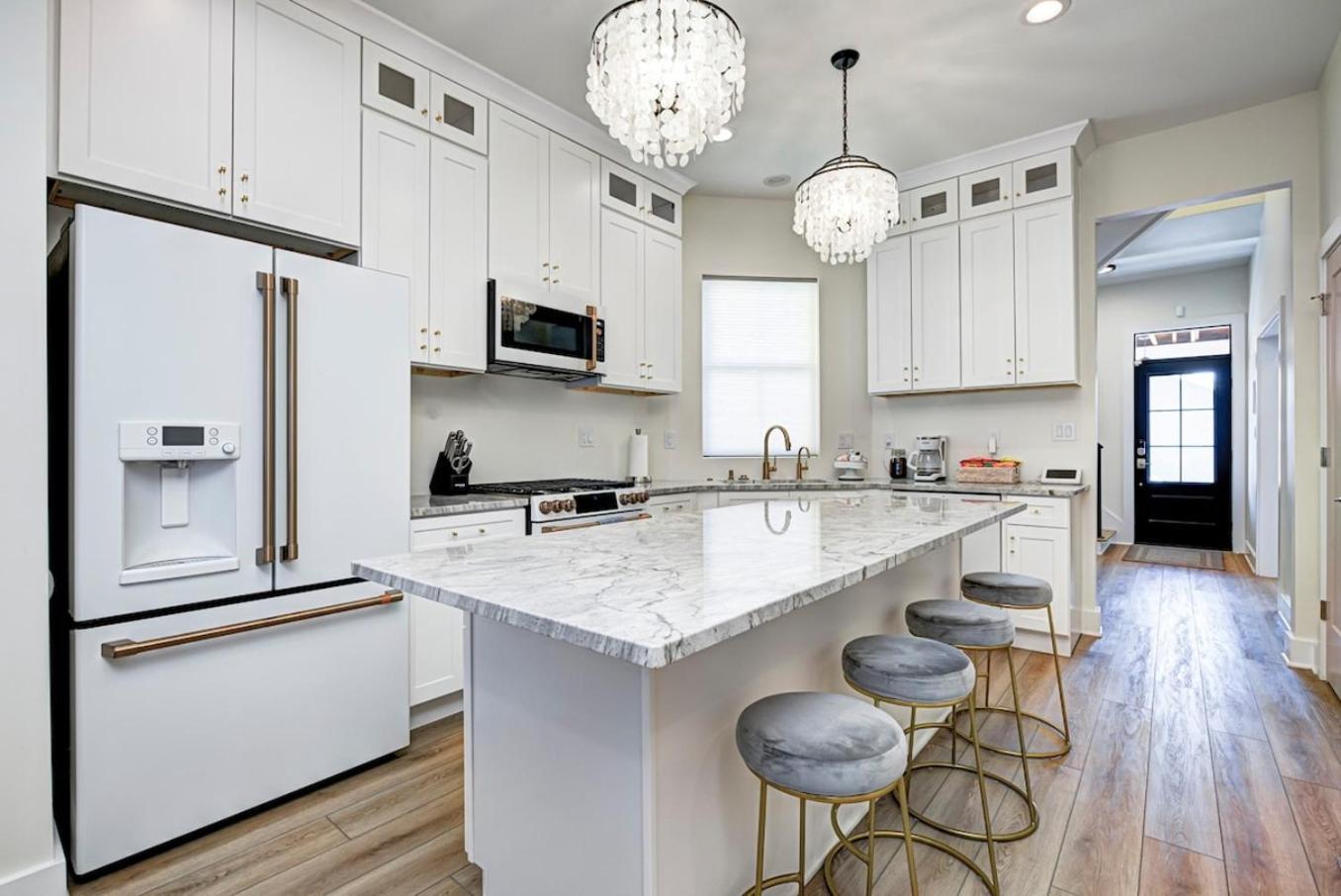 It's Good - Two Homes Sleeps 18
