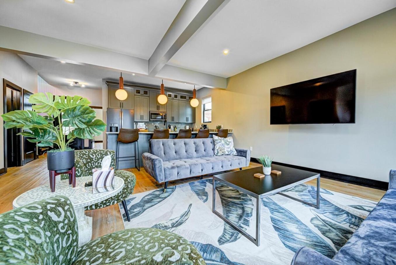 It's Good - Two Homes Sleeps 18 Holiday home