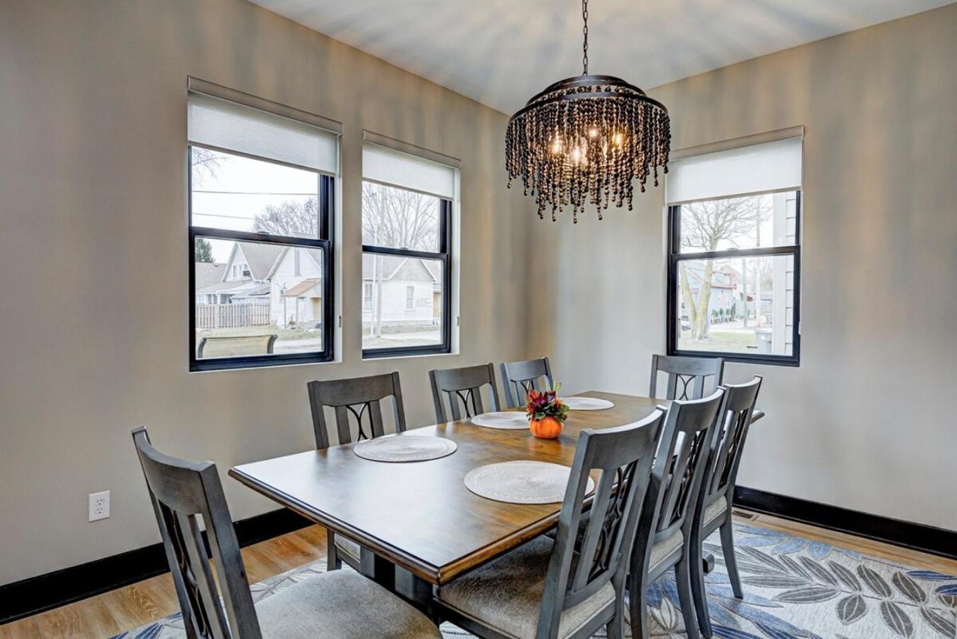 It's Good - Two Homes Sleeps 18 Holiday home Indianapolis
