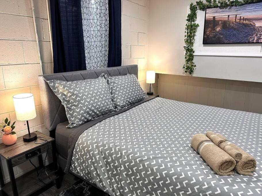 Serene Cityscape Sanctuary Close To Downtown - Unit #5 *